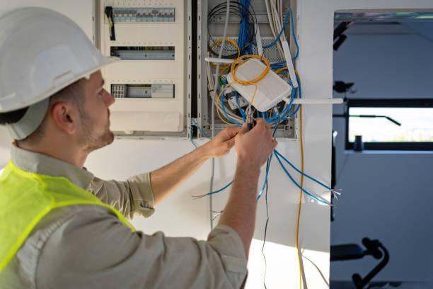 Best Affordable Emergency Electrician  in Hartford City, IN